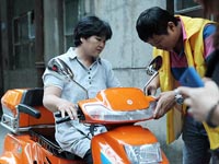 廣東博皓為番禺殘疾人士郭女士捐贈(zèng)助殘車 廣東博皓為番禺殘疾人士郭女士捐贈(zèng)助殘車